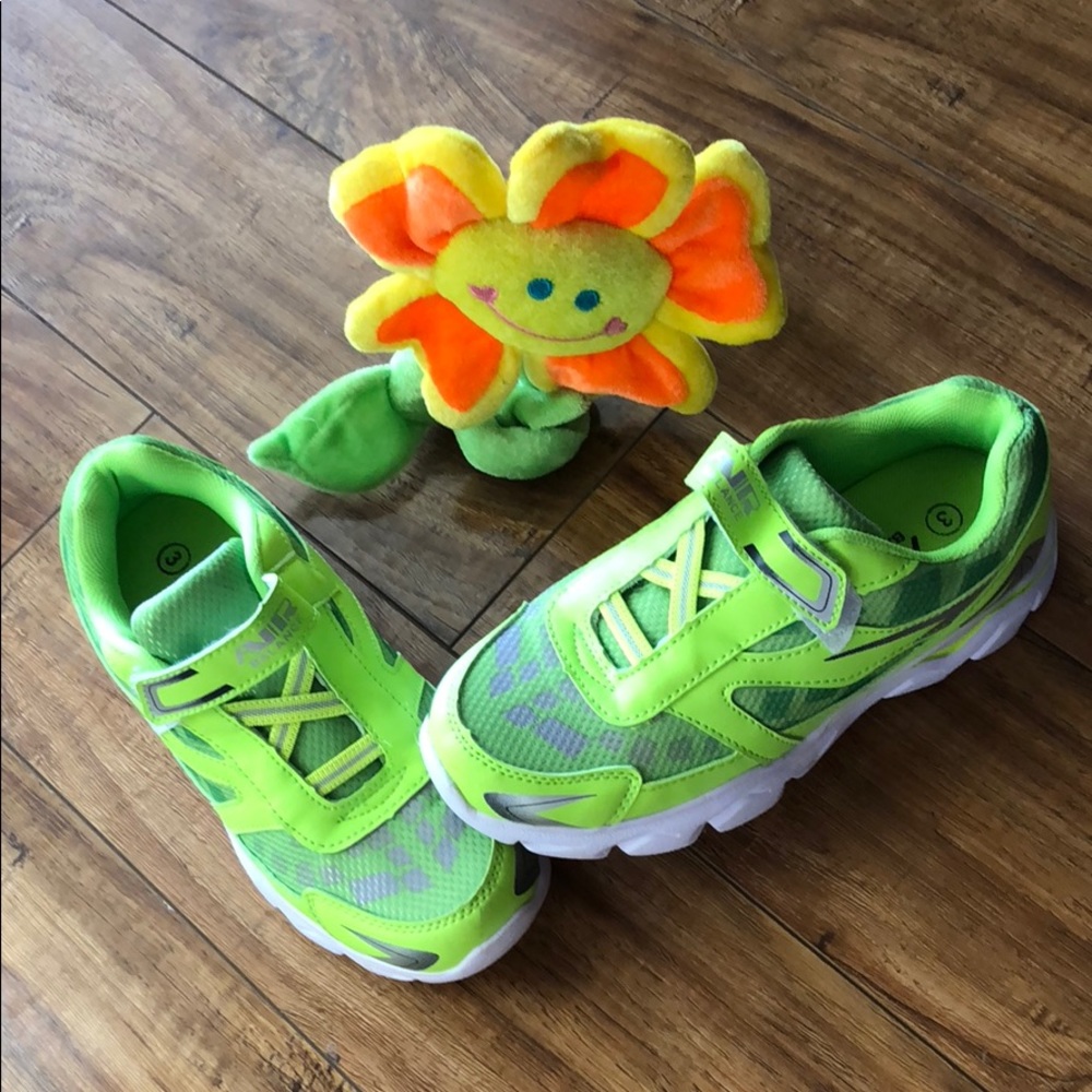 Air Balance running shoes